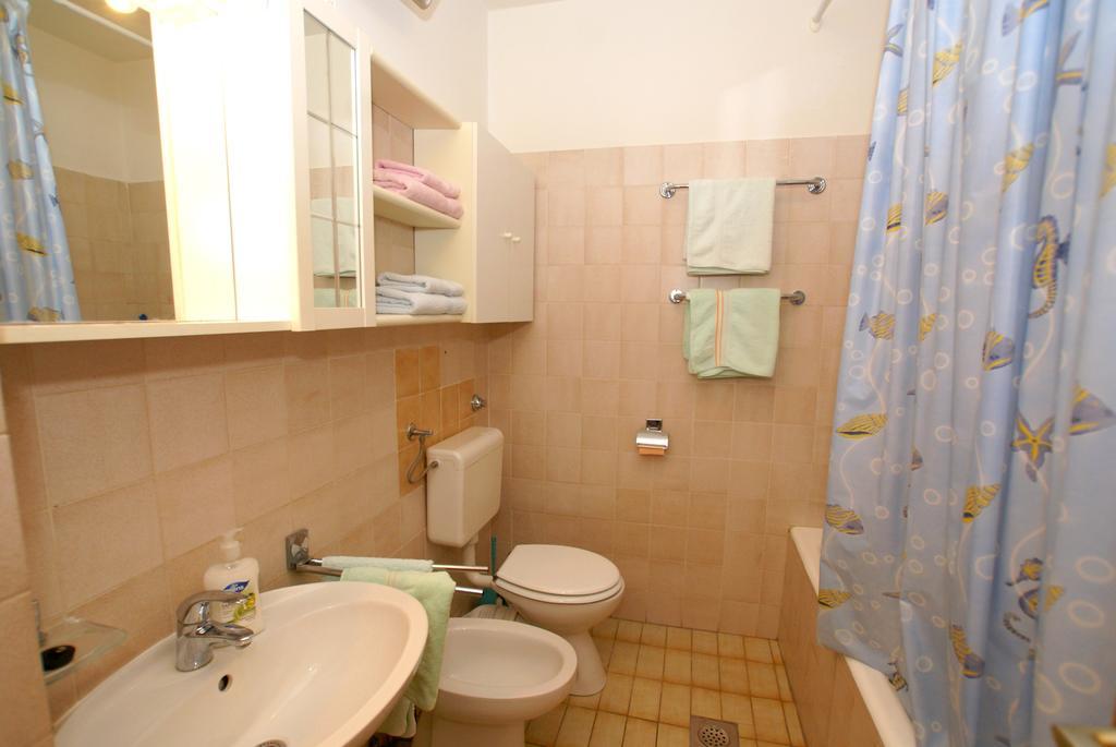 Apartment Ana 1 Malinska Habitación foto